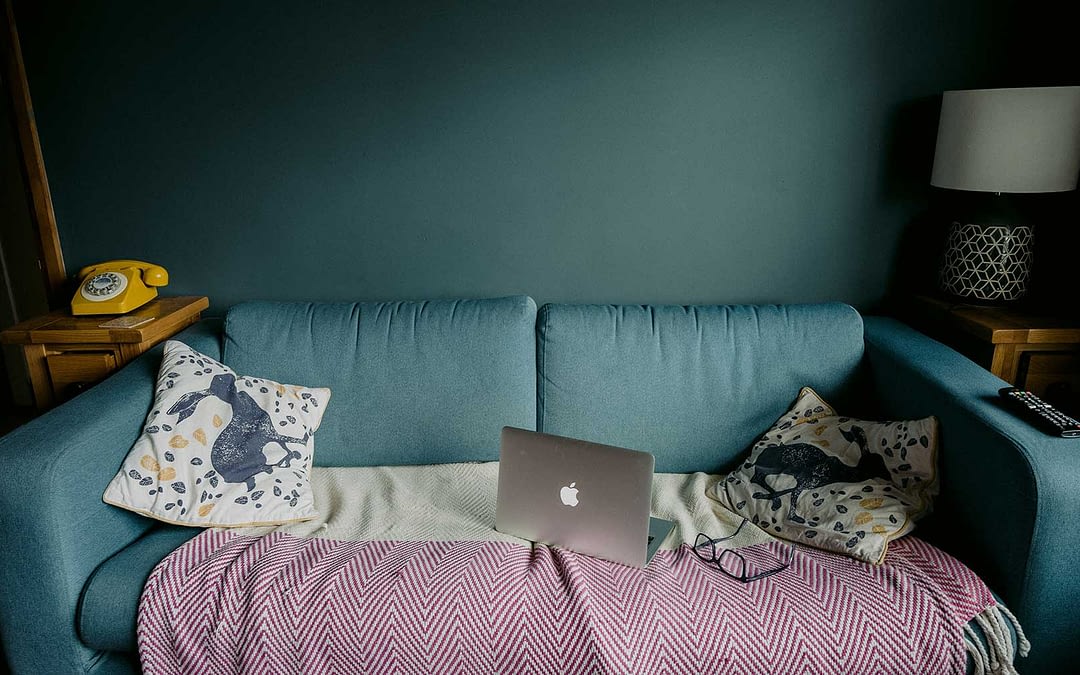 Working from home: The benefits of VoIP telephony and DAAS